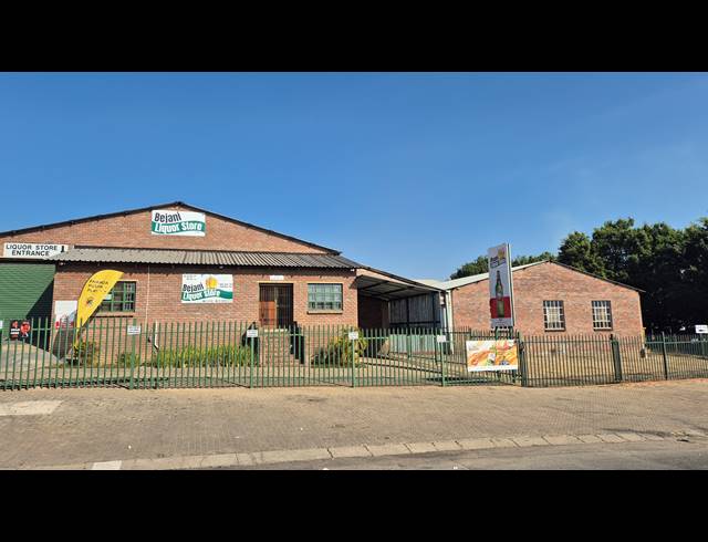 1,200M² WAREHOUSE FOR SALE IN ROCKY DRIFT